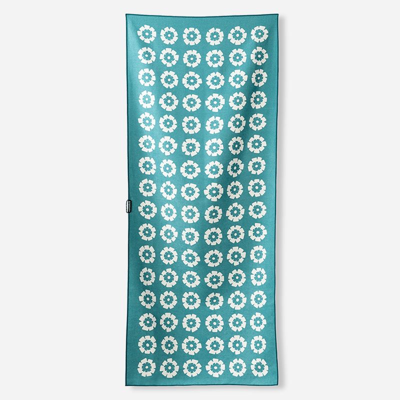 Original Towel: Fresh Flowers Teal Ocean