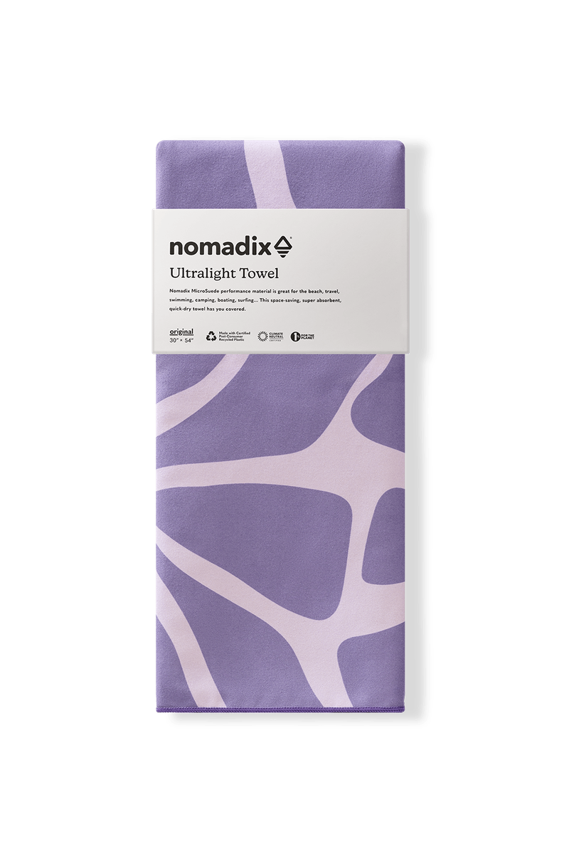 Ultralight Towel: Lazy Daisy Dusk