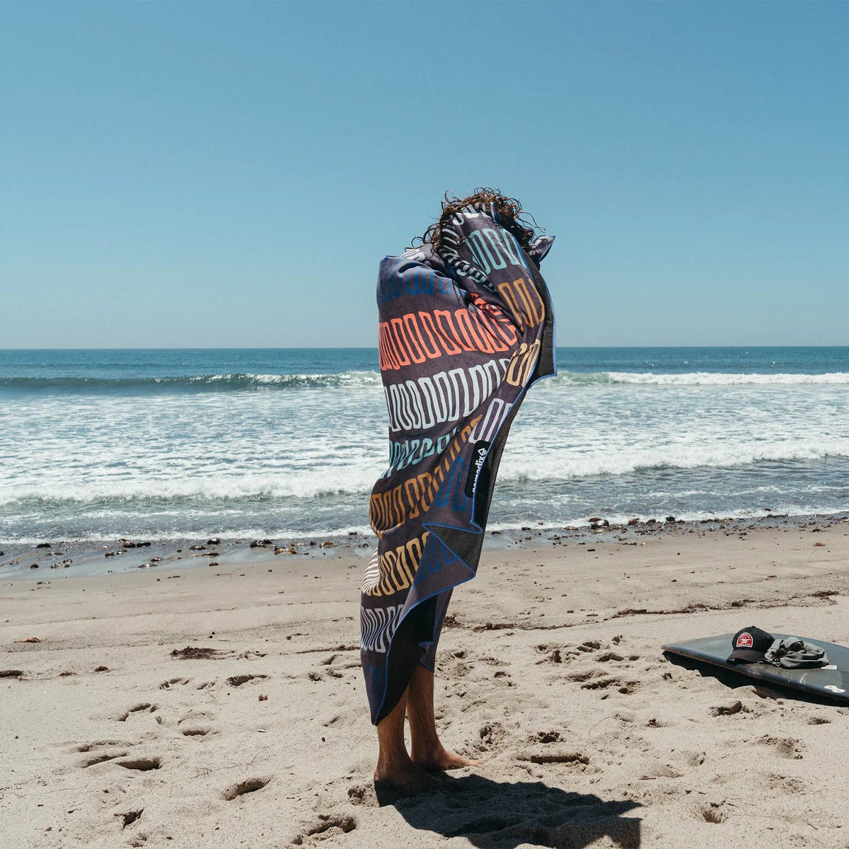 Changing Poncho: Black – Nomadix Canada