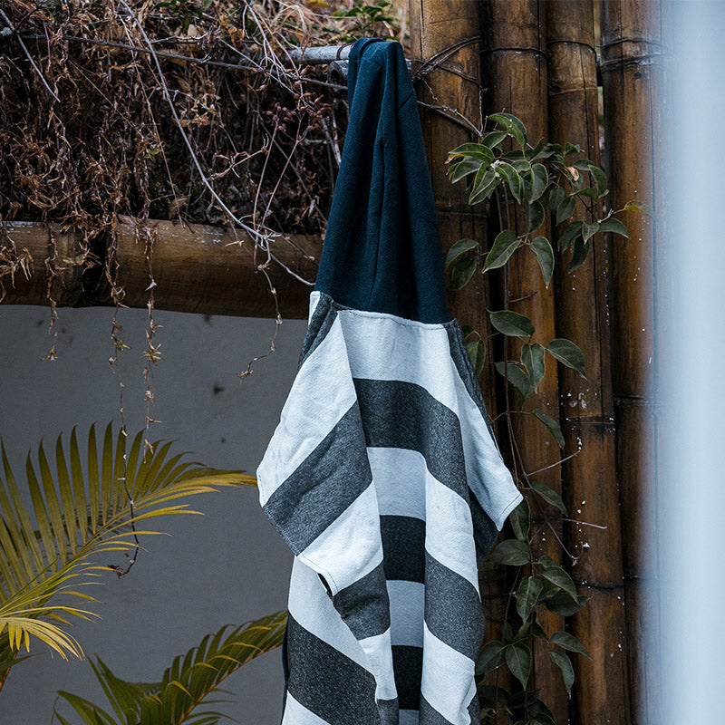 Poncho de changement: Stripes Noll Black